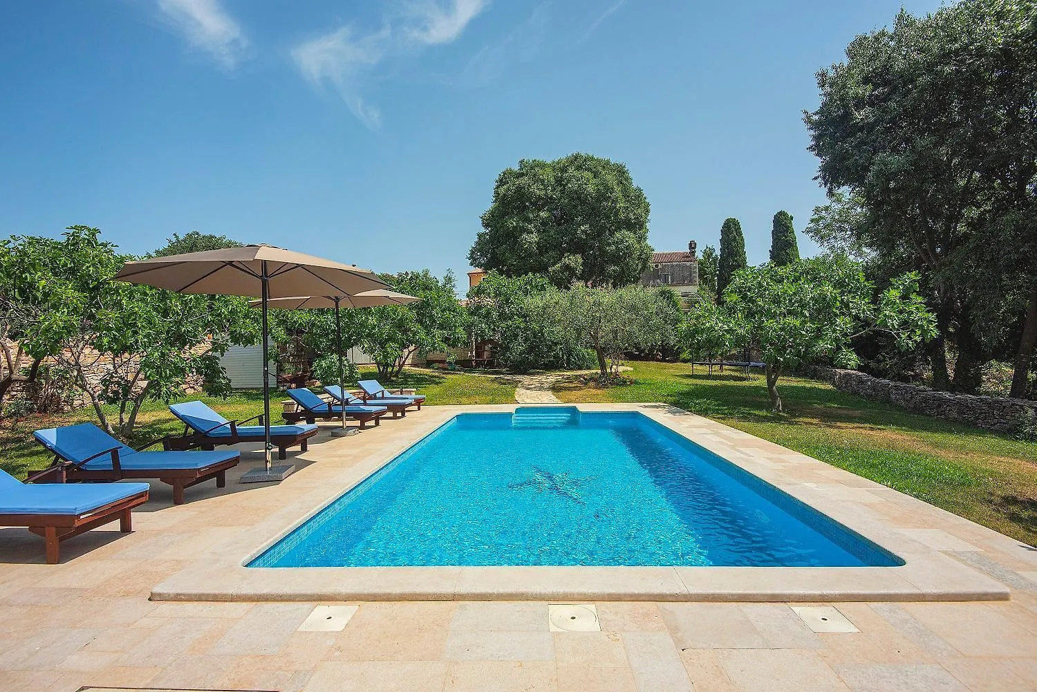 Villa Altura Valtura 0*,